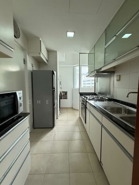 Cote D'Azur, 66 Marine Parade Road, 2 Bedrooms, 1,152 sqft, Condominium For Rent, by Chew Karin, 500140071 - Kitchen - PropertyGuru.com.sg
