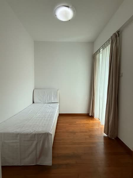 Cote D'Azur, 66 Marine Parade Road, 2 Bedrooms, 1,152 sqft, Condominium For Rent, by Chew Karin, 500140071 - Bedroom - PropertyGuru.com.sg