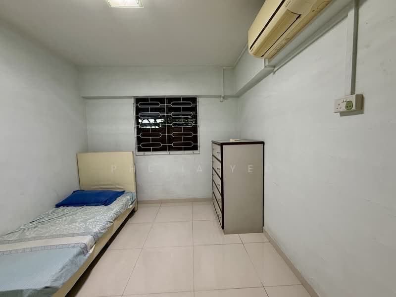 223 Ang Mo Kio Avenue 1, 223 Ang Mo Kio Avenue 1, 2 Bedrooms, 721 sqft, HDB Flat For Sale, by Phelia Yeo, 500140073 - Bedroom - PropertyGuru.com.sg