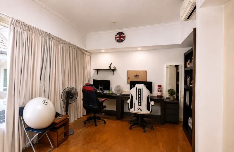 Summer Gardens, Upper Changi Road East, 5 Bedrooms, 3,025 sqft, Terraced House For Sale, by Cyan Ho (何永全), 500140080 - Common bedroom - PropertyGuru.com.sg