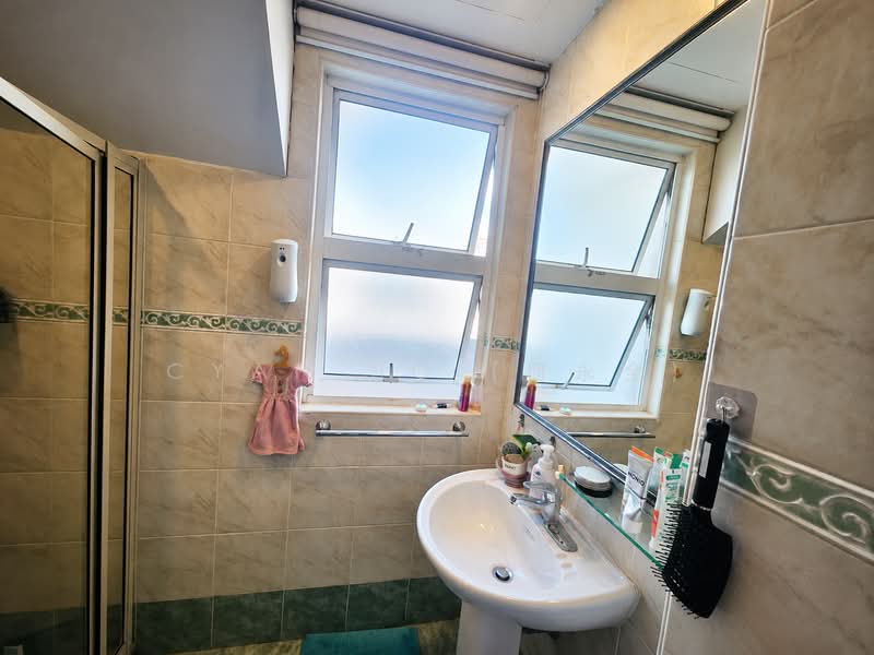 Summer Gardens, Upper Changi Road East, 5 Bedrooms, 3,025 sqft, Terraced House For Sale, by Cyan Ho (何永全), 500140080 - Common Bathroom - PropertyGuru.com.sg
