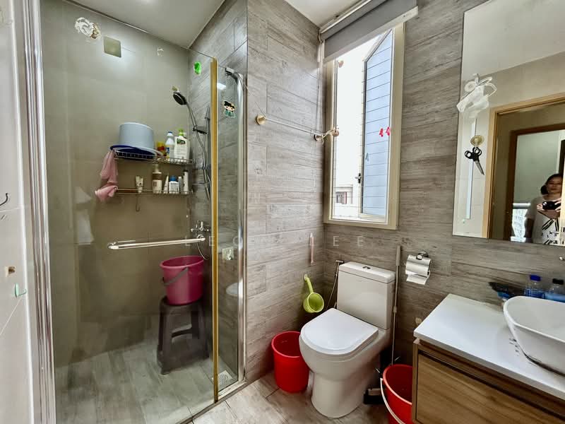 Sea Horizon, 1 Pasir Ris Rise, 4 Bedrooms, 1,582 sqft, Executive Condominium For Sale, by Leon Lee, 500140092 - Bathroom - PropertyGuru.com.sg