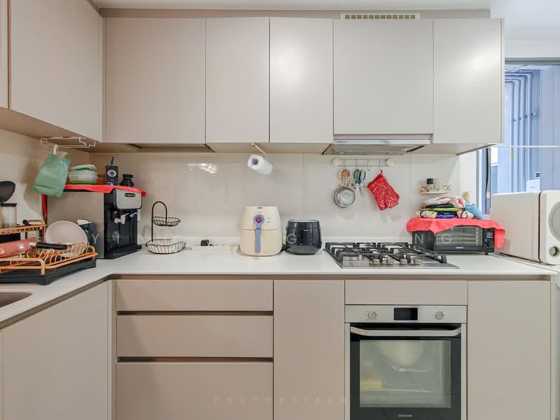 The Visionaire, 180 Canberra Drive, 3 Bedrooms, 1,023 sqft, Executive Condominium For Sale, by Ying Ying Cheng, 500140108 - Kitchen - PropertyGuru.com.sg