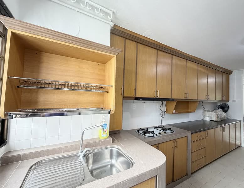 116 Bishan Street 12, 116 Bishan Street 12, 2 Bedrooms, 720 sqft, HDB Flat For Rent, by Sean Beh, 500140115 - Kitchen - PropertyGuru.com.sg