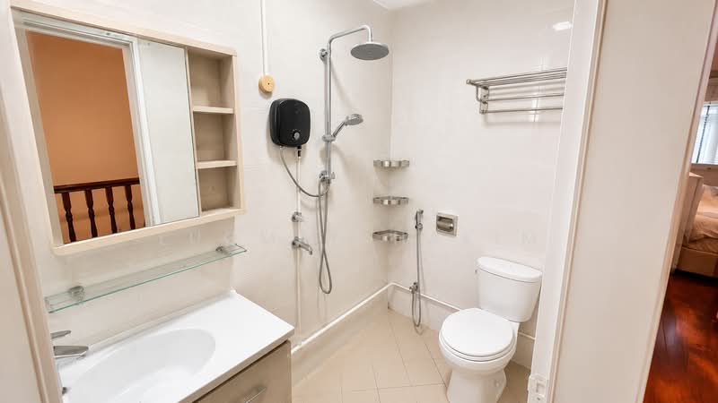 717 Bedok Reservoir Road, 717 Bedok Reservoir Road, 4 Bedrooms, 1,506 sqft, HDB Flat For Sale, by Luqman Hakim, 500140146 - Bathroom - PropertyGuru.com.sg