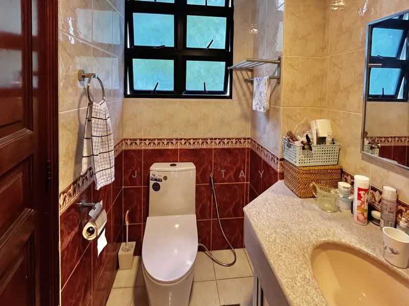 Duku Apartments, 75 Duku Road, 3 Bedrooms, 1,055 sqft, Condominium For Sale, by Joni Tay, 500140147 - Bathroom - PropertyGuru.com.sg