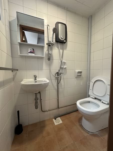 Emerald Garden, 33 Club Street, Room Rental, 120 sqft, Condominium For Rent, by Charles Teo, 500140148 - Bathroom - PropertyGuru.com.sg