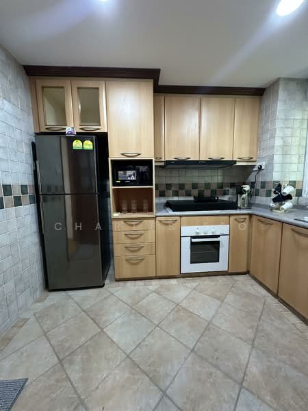 Emerald Garden, 33 Club Street, Room Rental, 120 sqft, Condominium For Rent, by Charles Teo, 500140148 - Kitchen - PropertyGuru.com.sg