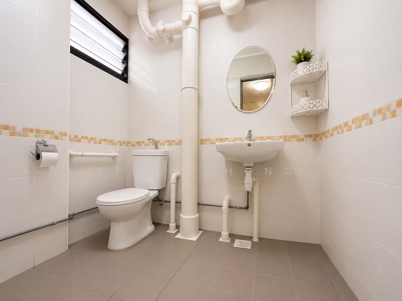 227 Jurong East Street 21, 227 Jurong East Street 21, 3 Bedrooms, 1,292 sqft, HDB Flat For Sale, by Ethan Chong, 500140153 - Bathroom - PropertyGuru.com.sg