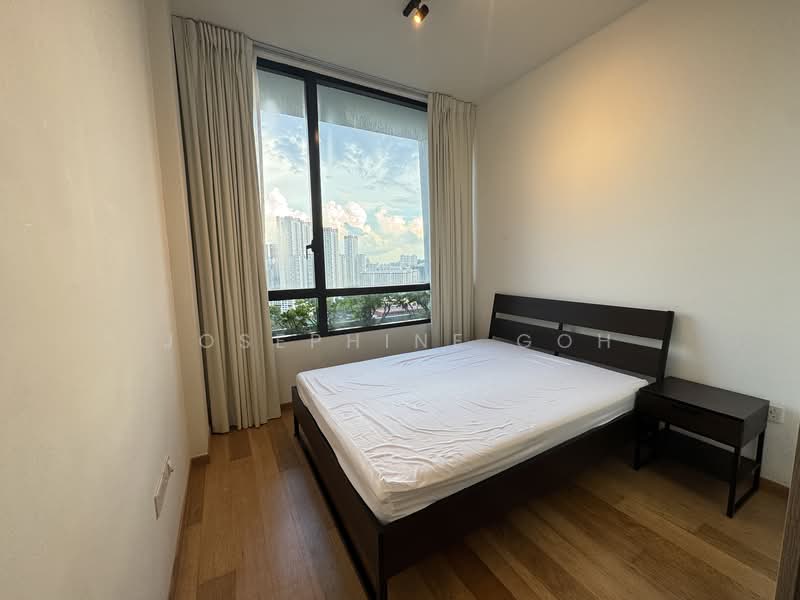 The Crest, 105 Prince Charles Crescent, 2 Bedrooms, 797 sqft, Condominium For Sale, by Josephine Goh, 500140157 - Master Bedroom - PropertyGuru.com.sg