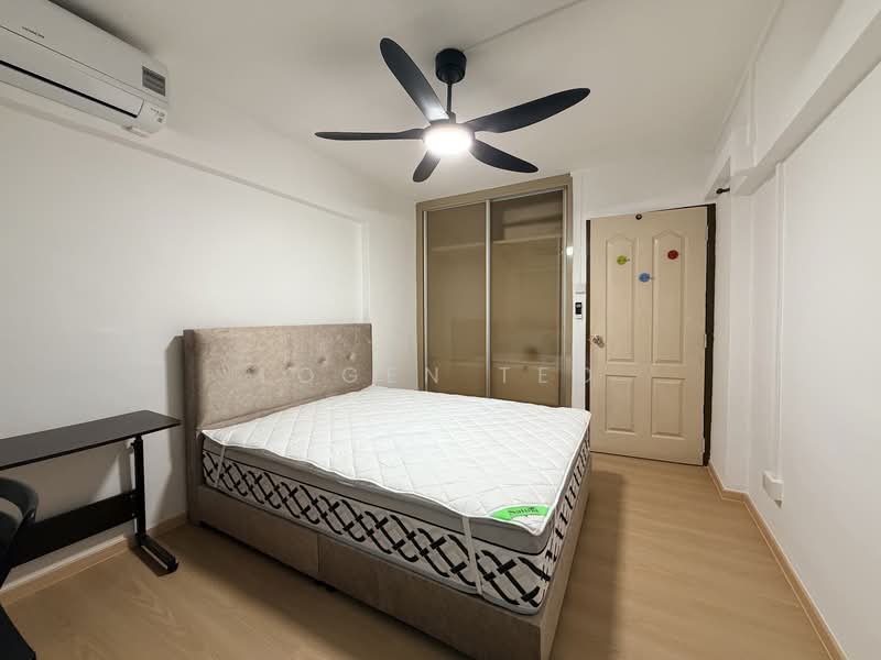 271 Bukit Batok East Avenue 4, 271 Bukit Batok East Avenue 4, Room Rental, 150 sqft, HDB Flat For Rent, by Logen Teo, 500140170 - Bedroom - PropertyGuru.com.sg