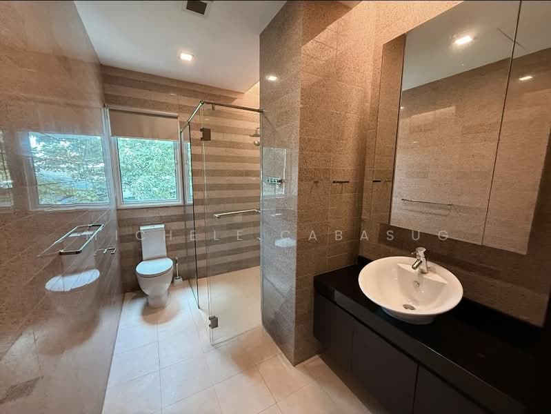 SWISS CLUB GOOD CLASS BUNGALOW, Swiss Club Road, 5 Bedrooms, 9,500 sqft, Good Class Bungalow For Sale, by Michele Cabasug, 500140185 - Bathroom - PropertyGuru.com.sg