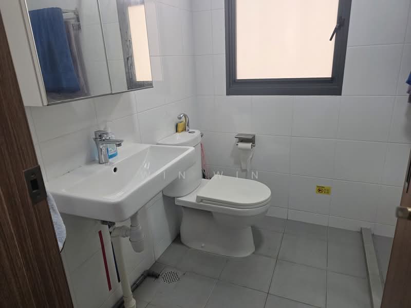 464A Clementi Avenue 1, 464A Clementi Avenue 1, 3 Bedrooms, 925 sqft, HDB Flat For Sale, by WIN win, 500140186 - Bathroom - PropertyGuru.com.sg