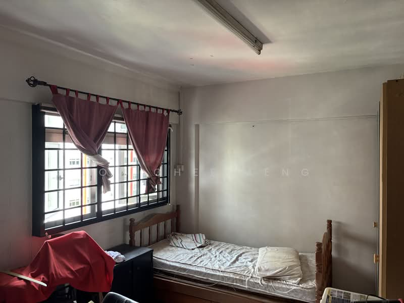 221 Ang Mo Kio Avenue 1, 221 Ang Mo Kio Avenue 1, 4 Bedrooms, 1,098 sqft, HDB Flat For Sale, by Loh Chee Meng, 500140201 - Bedroom - PropertyGuru.com.sg