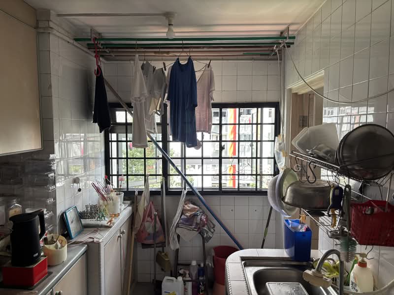 221 Ang Mo Kio Avenue 1, 221 Ang Mo Kio Avenue 1, 4 Bedrooms, 1,098 sqft, HDB Flat For Sale, by Loh Chee Meng, 500140201 - Kitchen - PropertyGuru.com.sg