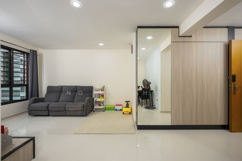 293C Compassvale Crescent, 293C Compassvale Crescent, 3 Bedrooms, 1,001 sqft, HDB Flat For Sale, by Ng You Hui, 500140205 - Living Room - PropertyGuru.com.sg