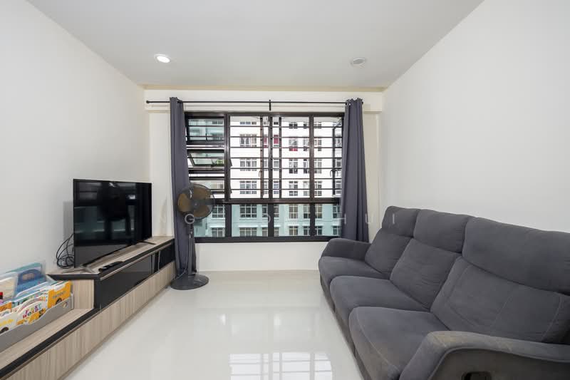293C Compassvale Crescent, 293C Compassvale Crescent, 3 Bedrooms, 1,001 sqft, HDB Flat For Sale, by Ng You Hui, 500140205 - Living Room - PropertyGuru.com.sg