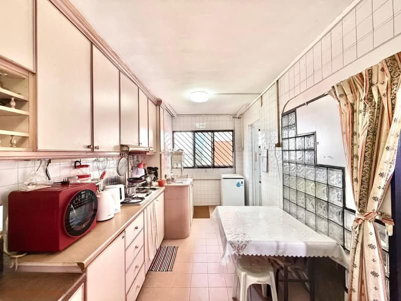 167 Bishan Street 13, 167 Bishan Street 13, 3 Bedrooms, 904 sqft, HDB Flat For Sale, by Candy ZiQi 紫绮, 500140208 - Kitchen - PropertyGuru.com.sg