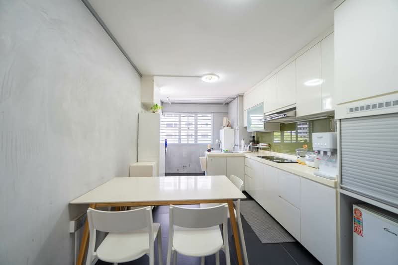 422 Bedok North Road, 422 Bedok North Road, 3 Bedrooms, 990 sqft, HDB Flat For Sale, by Damien Tan, 500140219 - Kitchen - PropertyGuru.com.sg