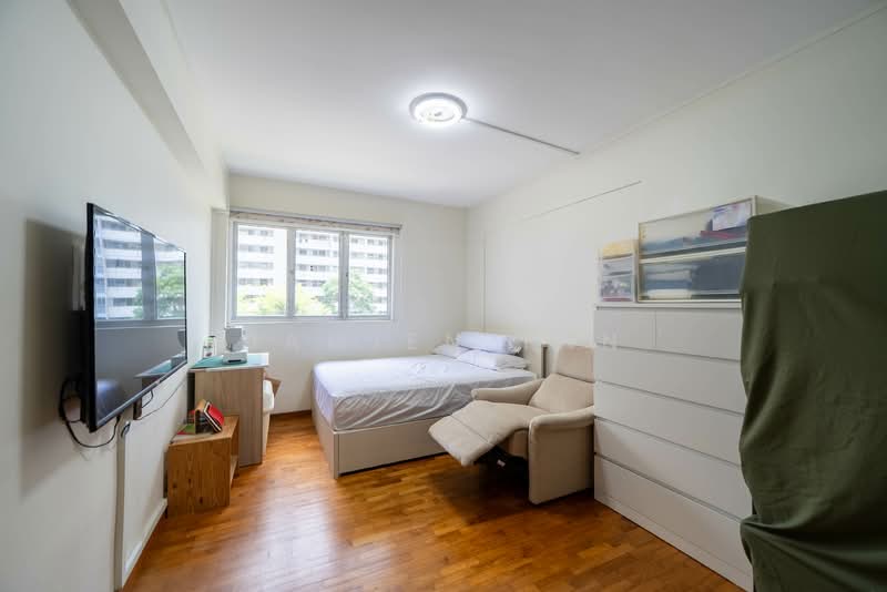 422 Bedok North Road, 422 Bedok North Road, 3 Bedrooms, 990 sqft, HDB Flat For Sale, by Damien Tan, 500140219 - Bedroom - PropertyGuru.com.sg