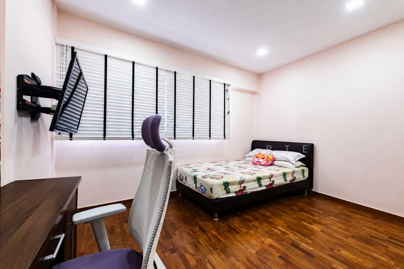 405 Jurong West Street 42, 405 Jurong West Street 42, 3 Bedrooms, 1,690 sqft, HDB Flat For Sale, by Warren Chan, 500140223 - Bedroom - PropertyGuru.com.sg