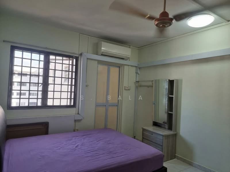 411 Bukit Batok West Avenue 4, 411 Bukit Batok West Avenue 4, 2 Bedrooms, 73 sqft, HDB Flat For Sale, by S. Bala, 500140226 - Bedroom - PropertyGuru.com.sg