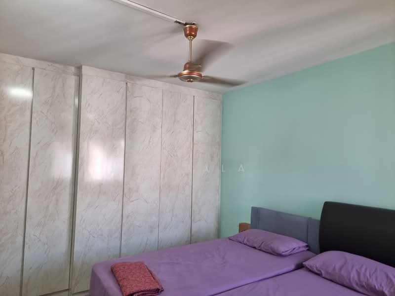 411 Bukit Batok West Avenue 4, 411 Bukit Batok West Avenue 4, 2 Bedrooms, 73 sqft, HDB Flat For Sale, by S. Bala, 500140226 - Bedroom - PropertyGuru.com.sg