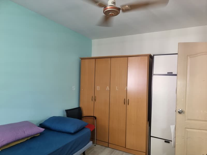 411 Bukit Batok West Avenue 4, 411 Bukit Batok West Avenue 4, 2 Bedrooms, 73 sqft, HDB Flat For Sale, by S. Bala, 500140226 - Bedroom - PropertyGuru.com.sg