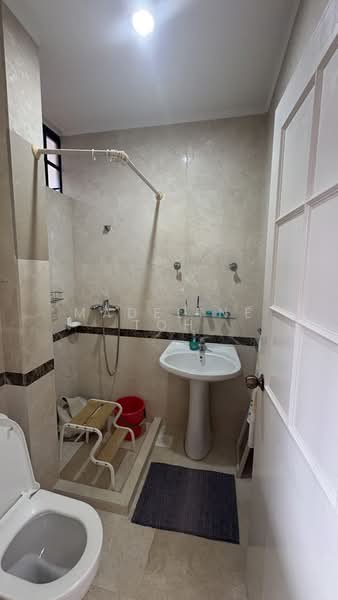 Jalan lim tai see, Jalan Lim Tai see, 4 Bedrooms, 2,800 sqft, Terraced House For Sale, by Madeline Toh, 500140230 - Bathroom - PropertyGuru.com.sg