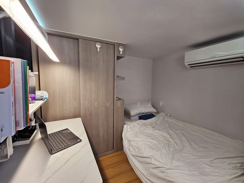 Whistler Grand, 109 West Coast Vale, 2 Bedrooms, 689 sqft, Condominium For Sale, by Steve Yap, 500140231 - Bedroom - PropertyGuru.com.sg