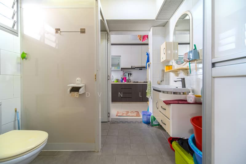 418 Clementi Avenue 1, 418 Clementi Avenue 1, 1 Bedroom, 527 sqft, HDB Flat For Sale, by Edvin Lee, 500140242 - Bathroom - PropertyGuru.com.sg