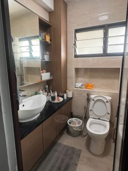 757 Woodlands Avenue 4, 757 Woodlands Avenue 4, 2 Bedrooms, 1,108 sqft, HDB Flat For Rent, by Steven Choo, 500140253 - Bathroom - PropertyGuru.com.sg