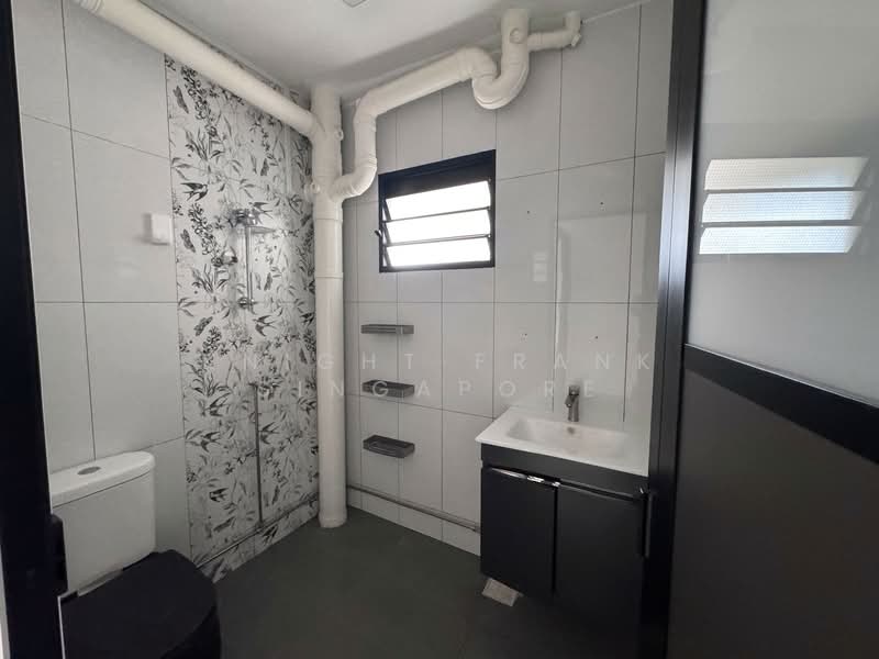 535 Woodlands Drive 14, 535 Woodlands Drive 14, 3 Bedrooms, 1,141 sqft, HDB Flat For Sale, by NICOLE LEE, 500140261 - Bathroom - PropertyGuru.com.sg