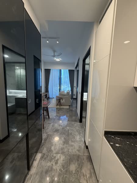 Midtown Bay, 120 Beach Road, 1 Bedroom, 409 sqft, Condominium For Rent, by Jeremy Tan, 500140294 - Living Room - PropertyGuru.com.sg