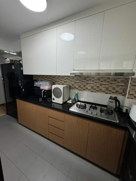 418A Fernvale Link, 418A Fernvale Link, 2 Bedrooms, 732 sqft, HDB Flat For Sale, by Rony Ng, 500140326 - Kitchen - PropertyGuru.com.sg