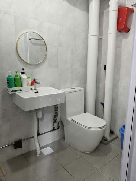 264 Bishan Street 24, 264 Bishan Street 24, 3 Bedrooms, 1,119 sqft, HDB Flat For Sale, by Rony Ng, 500140341 - Bathroom - PropertyGuru.com.sg