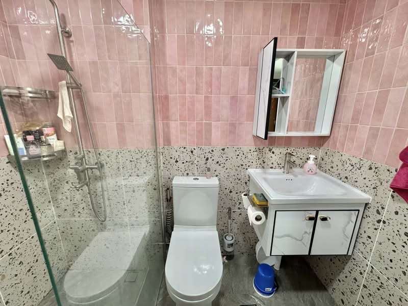 Watercolours, 23 Pasir Ris Link, Room Rental, 108 sqft, Executive Condominium For Rent, by Young Chng, 500140358 - Bathroom - PropertyGuru.com.sg