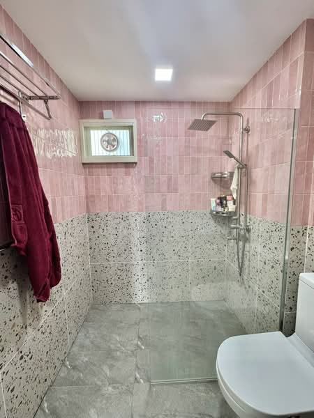 Watercolours, 23 Pasir Ris Link, Room Rental, 108 sqft, Executive Condominium For Rent, by Young Chng, 500140358 - Bathroom - PropertyGuru.com.sg