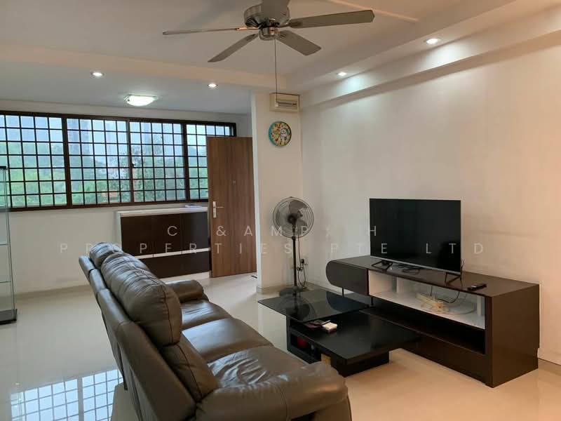 163 Simei Road, 163 Simei Road, 4 Bedrooms, 1,313 sqft, HDB Flat For Sale, by HELEN HAN SWEE NEO, 500140363 - Living Room - PropertyGuru.com.sg