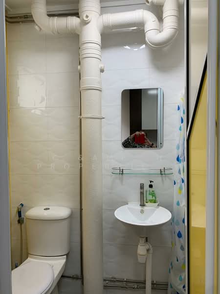 163 Simei Road, 163 Simei Road, 4 Bedrooms, 1,313 sqft, HDB Flat For Sale, by HELEN HAN SWEE NEO, 500140363 - Bathroom - PropertyGuru.com.sg