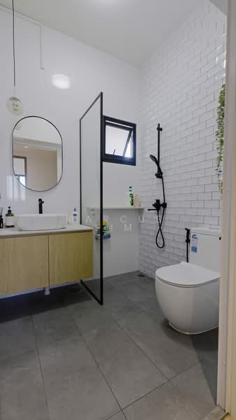 467B Bukit Batok West Avenue 9, 467B Bukit Batok West Avenue 9, 3 Bedrooms, 1,216 sqft, HDB Flat For Sale, by Marcus Lim, 500140369 - Bathroom - PropertyGuru.com.sg