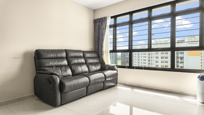 869A Tampines Avenue 8, 869A Tampines Avenue 8, 3 Bedrooms, 990 sqft, HDB Flat For Sale, by Faris Rosli, 500140410 - Living Room - PropertyGuru.com.sg