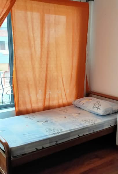 Lor Ong Lye / Lor Lew Lian, Lor Ong Lye / Lor Lew Lian, Room Rental, 110 sqft, Terraced House For Rent, by ANGELA HAN SIEW JONG, 500140426 - Bedroom - PropertyGuru.com.sg