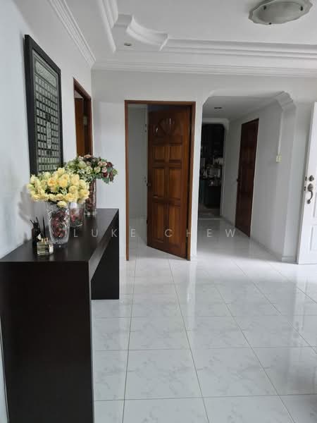 825 Jurong West Street 81, 825 Jurong West Street 81, 3 Bedrooms, 1,367 sqft, HDB Flat For Sale, by Luke Chew, 500140436 - Entrance - PropertyGuru.com.sg
