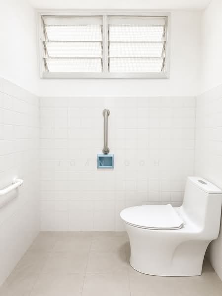 345 Ang Mo Kio Avenue 3, 345 Ang Mo Kio Avenue 3, 2 Bedrooms, 786 sqft, HDB Flat For Sale, by JOAN GOH, 500140437 - Bathroom - PropertyGuru.com.sg