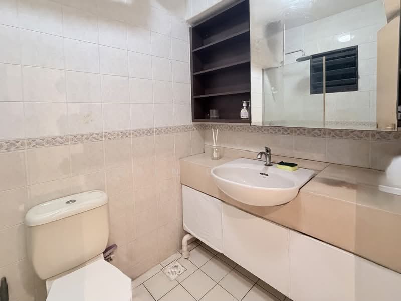 688C Choa Chu Kang Crescent, 688C Choa Chu Kang Crescent, 3 Bedrooms, 1,184 sqft, HDB Flat For Sale, by Karen Cheng, 500140446 - Bathroom - PropertyGuru.com.sg