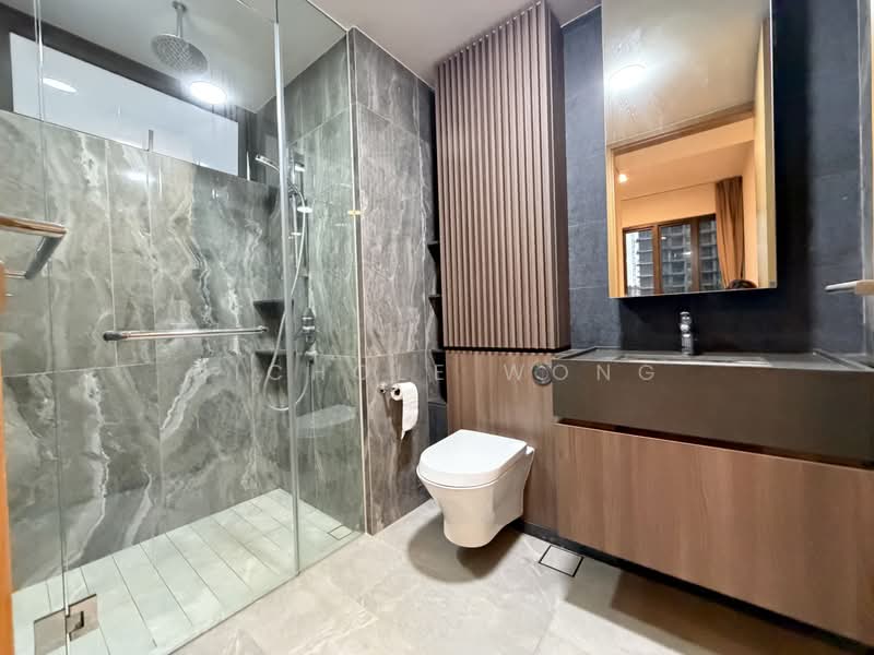 Midwood, 8 Hillview Rise, 2 Bedrooms, 775 sqft, Condominium For Rent, by Nichole Wong, 500140449 - Master Bathroom - PropertyGuru.com.sg