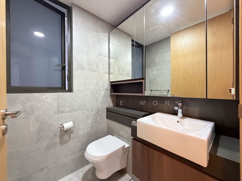 Midwood, 8 Hillview Rise, 2 Bedrooms, 775 sqft, Condominium For Rent, by Nichole Wong, 500140449 - Bathroom - PropertyGuru.com.sg
