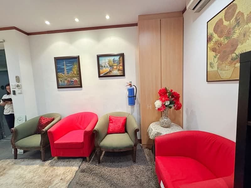 Ubi Techpark, 10 Ubi Crescent, 1,130 sqft, Light Industrial (B1) For Rent, by Ronda Tham, 500140456 - Living Room - CommercialGuru.com.sg
