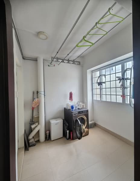711 Tampines Street 71, 711 Tampines Street 71, 3 Bedrooms, 1,066 sqft, HDB Flat For Sale, by Vendy Lie, 500140460 - Huge Yard (Helper/Laundry) - PropertyGuru.com.sg